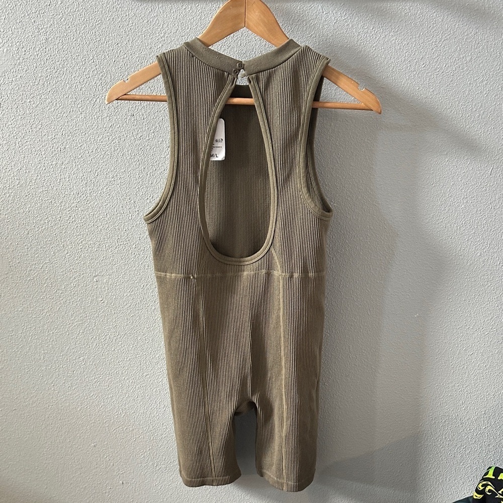 Stretch Olive green bodysuit - Picture 2 of 3